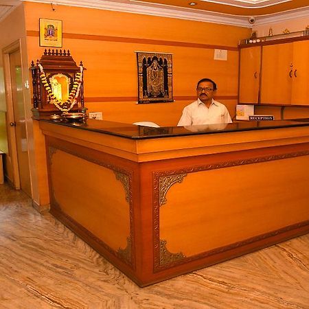 Hotel Vishnu Residency Visakhapatnam Buitenkant foto